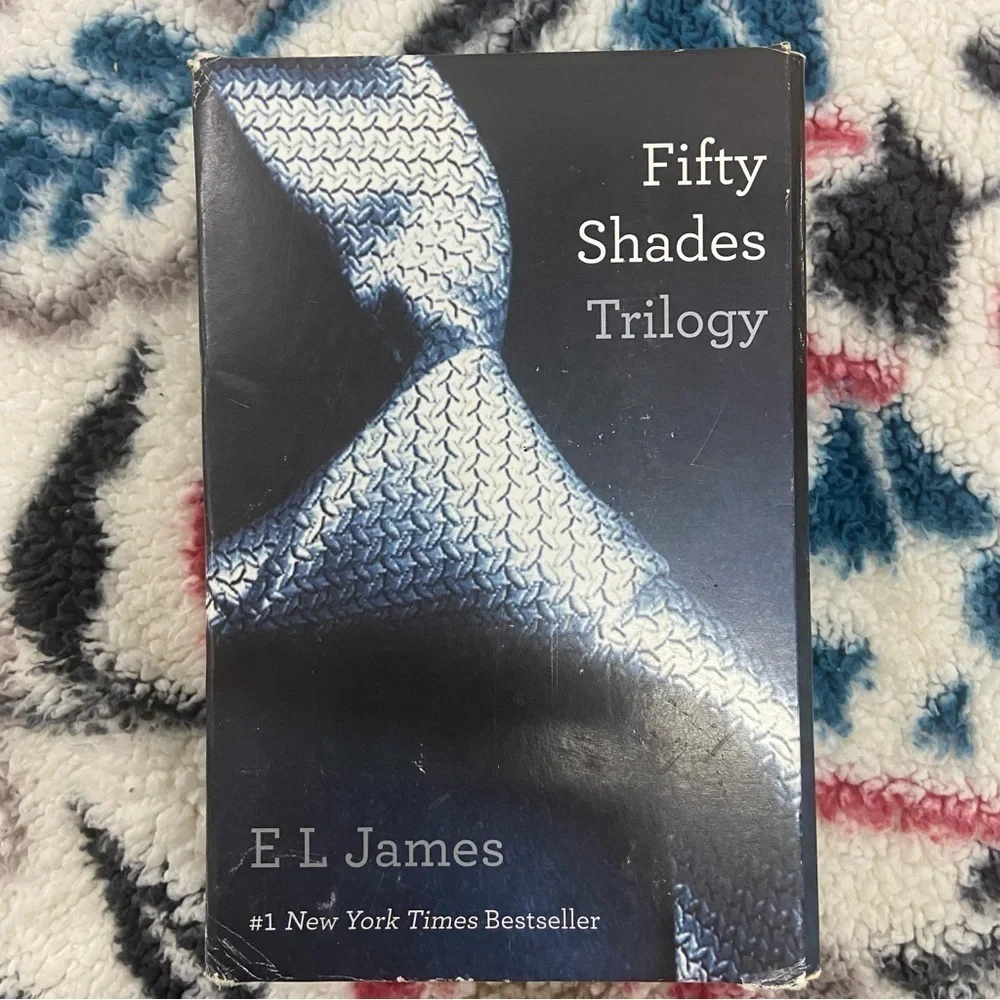 E. L. JAMES FIFTY SHADES of GRAY Trilogy Paperback Racy Sexy Bondage Submissive